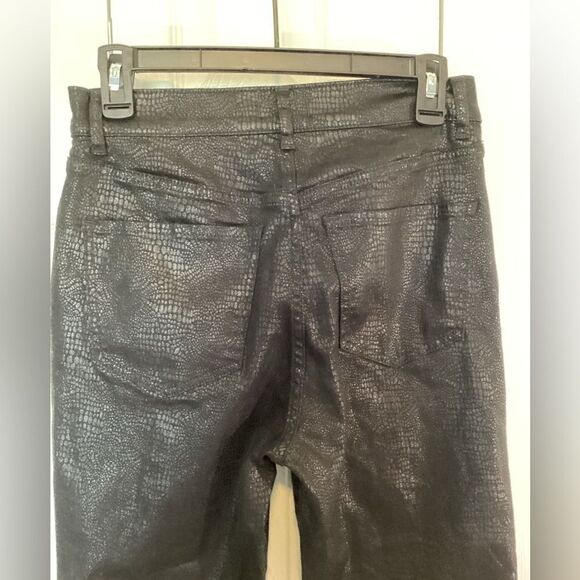 Express - Women’s Black Snakeskin Super High Rise Mom Jeans - Sz 4 - Picture 2 of 5